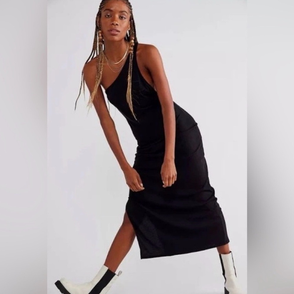 Free People Beach Women’s Asymmetrical Black Midi Resortwear Dress Size Medium